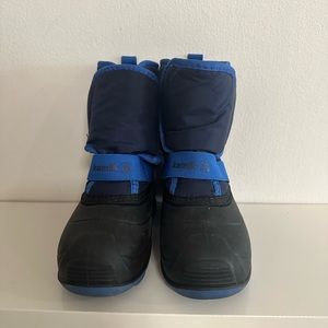 Kamik winter boot black blue size8